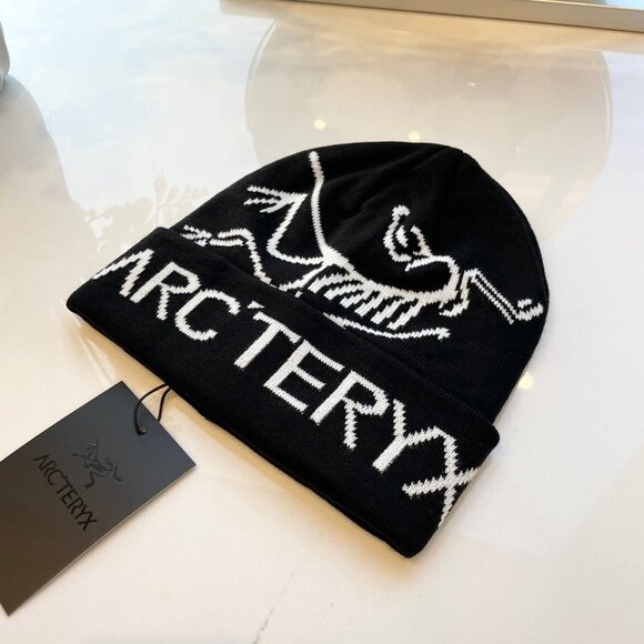 Brand new Arc'teryx knitted hat - Picture 3 of 5